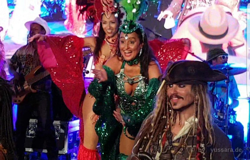 Yussara Karibik Show, karibische Tänzerinnen Tänzer, Calypso, Tropical Show, Limbo, Merengue, Salsa, Soca Tanz Show. Das exotische Feuer der Karibik.